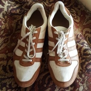 gola canvas trainers